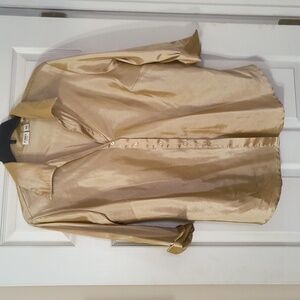 Beautiful gold blouse, size 18/20